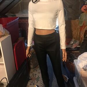Ladies Lagshian White Long Sleeve Crop Top Size M